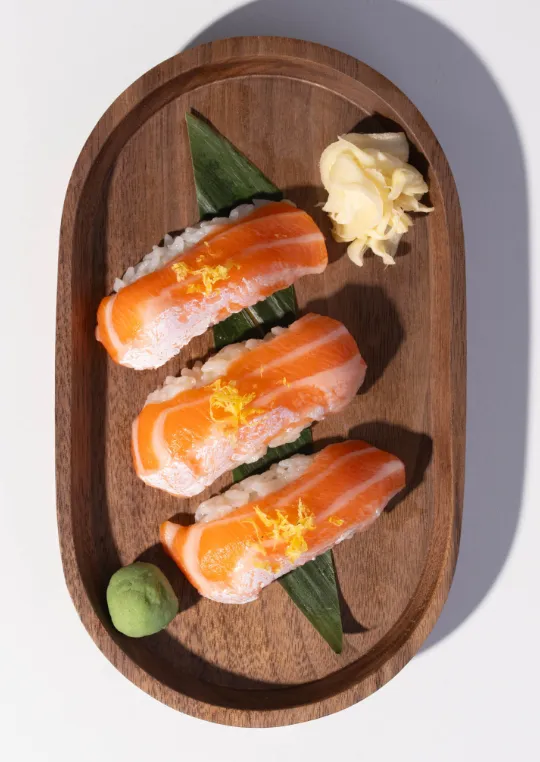 Salmon Nigiri (3 pc)